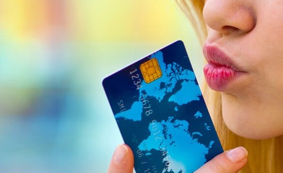 Dlaczego warto korzystać z karty kredytowej?